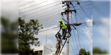 Read more about - Load Shedding | শহরের একাধিক এলাকায় লোড শেডিং! সাধারণ মানুষের ভুলের জন্যই ভোগান্তি বলে জানালেন বিদ্যুৎমন্ত্রী!