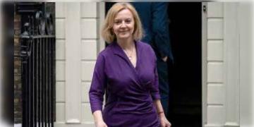 Read more about - মাত্র ৪৫ দিনের ব্যবধানে লিজ ট্রাস ব্রিটেনের প্রধানমন্ত্রী পদ থেকে ইস্তফা দিলেন
