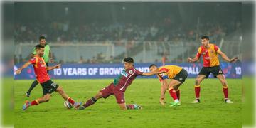 Read more about - East Bengal-Mohun Bagan Derby । ডুরান্ডের আগে স্বদেশি ব্রিগেড নিয়ে সল্টলেক স্টেডিয়ামেই খেলবে  ইস্টবেঙ্গল-মোহনবাগান!