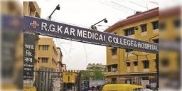Read more about - RG Kar Case | অভয়া কাণ্ডে ব্যারাকপুর আদালতে তোলা হলো ধৃত পানিহাটির প্রাক্তন চেয়ারম্যান সোমনাথকে!