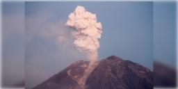 Read more about - Indonesia | ইন্দোনেশিয়ায় জেগে উঠেছে মাউন্ট সেমেরু, অগ্নুৎপাতের জেরে আকাশ ঢেকেছে কালো ধোঁয়ায়