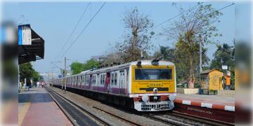 Read more about - Dumdum Cantonment Station | ফের ভোগান্তি! দমদম ক্যান্টনমেন্ট স্টেশনে অবরোধের জেরে ব্যাহত ডাউন ও আপ লাইনে ট্রেন চলাচল