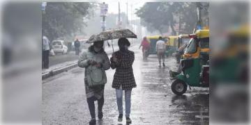 Read more about - West Bengal Weather | ঘূর্ণাবর্ত-পশ্চিমি ঝঞ্ঝায় ফের জলমগ্ন তামিলনাড়ু! একাধিক অঞ্চলে লাল সতর্কতা! দেখুন কেমন থাকবে পশ্চিমবঙ্গের আবহাওয়া!
