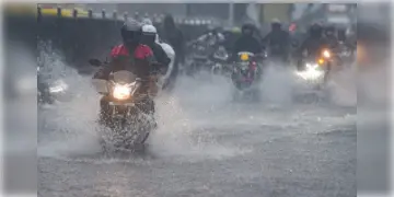 Read more about - Bike Care For Monsoon | বর্ষায় দুর্ঘটনা এড়াতে ও মসৃণ রাইডের জন্য বাইকাররা মেনে চলুন এই ক'টি জিনিস!