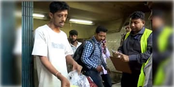 Read more about - Sealdah | ভাইরাল রাজুদার পকেট পরোটার দোকানে খাদ্য সুরক্ষা দপ্তরের হানা, কী পাওয়া গেলো?