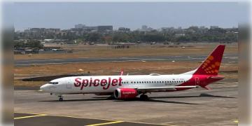 Read more about - Spicejet Flight | উড়তে গিয়েই খুলে গেল স্পাইসজেটের বিমানের চাকা! মুম্বই বিমানবন্দরে অল্পের জন্যে রক্ষা পেলো যাত্রীরা