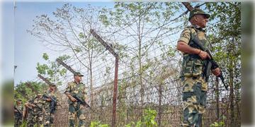 Read more about - Border Fencing | ভারত-বাংলাদেশ সীমান্তে সম্পন্ন জমি ম্যাপিংয়ের কাজ! জমি অধিগ্রহণ দ্রুত শেষ করার নির্দেশ