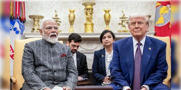 Read more about - PM Modi | বুধের সন্ধ্যায় ট্রাম্পের সঙ্গে ফোনালাপ মোদির, বাণিজ্য থেকে প্রতিরক্ষা- আলোচনা হলো কী কী নিয়ে?