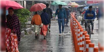 Read more about - Weather Update | মে মাসের শুরুতেই ঝড়বৃষ্টি মহানগরে, আজ দক্ষিণবঙ্গে কেমন থাকবে আবহাওয়া?