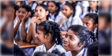 Read more about - মাঝ পথে গায়েব বৃত্তির  টাকা, বঞ্চিত হচ্ছে বিশেষ পড়ুয়ারা, তদন্তের নির্দেশ দিল হাইকোর্ট