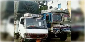 Read more about - নদীয়ায় পথদুর্ঘটনা, সাতসকালে মুখোমুখি দু'টি গাড়ির ধাক্কায় মৃত এক চালক