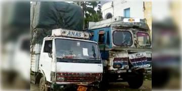 Read more about - নদীয়ায় পথদুর্ঘটনা, সাতসকালে মুখোমুখি দু'টি গাড়ির ধাক্কায় মৃত এক চালক