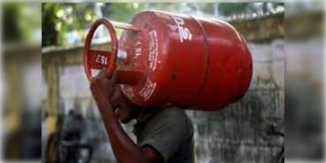 Read more about - LPG Cylinder । নতুন বছরের প্রথম সুখবর, কমলো বাণিজ্যিক ক্ষেত্রে রান্নার গ্যাসের দাম
