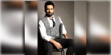 Read more about - সোনু সুদ কে শ্রদ্ধা জানাতে এবার তাঁর নামেই মাংসের দোকান খোলা হয়, কি প্রতিক্রিয়া অভিনেতার?