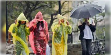 Read more about - আগামী ৫ দিন বৃষ্টিপাতের সম্ভাবনা রয়েছে রাজ্যের এই ৮ জেলায়, কোন কোন জেলায় বৃষ্টির দাপট বেশি থাকবে