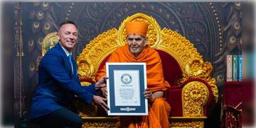 Read more about - Pramukh Swami Maharaj | ১৩ খণ্ডে ৮৮৪৮ পৃষ্ঠা! প্রমুখ স্বামী মহারাজের জীবনী গড়ল গিনেস ওয়ার্ল্ড রেকর্ড!