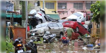 Read more about - Philippines | কালমেগির দাপটে বিপর্যস্ত ফিলিপিন্স, টাইফুনের তান্ডবে মৃত ৬৬, জারি বন্যা পরিস্থিতি