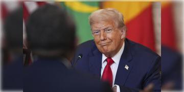 Read more about - Donald Trump | ফের প্রেসিডেন্ট ট্রাম্পের শুল্কবোমা, এবার ভুগবে ৭ দেশ, তালিকায় রয়েছে ভারতও?