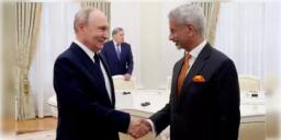 Read more about - Putin in India | ভারতে পুতিনকে আমন্ত্রণ মোদির, মস্কোয় যৌথ বৈঠকে জয়শংকর!