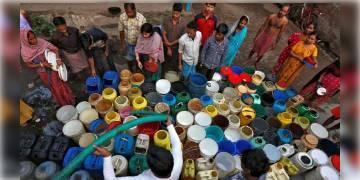 Read more about - জলের পাইপ ফেটে উত্তর ও মধ্য কলকাতার একাংশে পানীয় জলের সঙ্কট