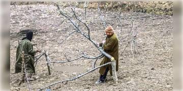 Read more about - কাশ্মীরে ১৫০ জনজাতি পরিবারকে উচ্ছেদের নোটিস বন দফতরের, বিপাকে যাযাবরেরা।  