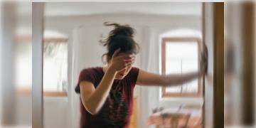 Read more about - Epilepsy । ঘন ঘন মাথা ঘুরছে? চোখে দেখছেন অন্ধকার? লো ব্লাড প্রেসার নয়, হতে পারে আরও গুরুতর শারীরিক অসুস্থতা!