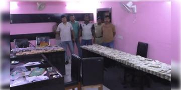 Read more about - Kanchrapara Money Recover | স্কুলের সিকরুমে কন্ডোমের প্যাকেট-কোটি কোটি টাকা, সুরেন্দ্রনাথের ছায়া কাঁচরাপাড়ার বেসরকারি স্কুলে