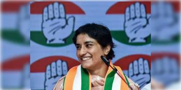 Read more about - Vinesh Phogat | জয়ী ভিনেশ ফোগাট! প্রথমবার ভোটের লড়াইয়ে নেমেই বিপুল ভোটে জয়লাভ করলেন কুস্তিগীর