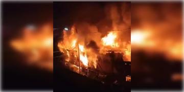 Read more about - Sealdah Station Fire | শিয়ালদহ ব্রিজের নীচে ভয়াবহ অগ্নিকান্ড! ঘটনাস্থলে দমকলের ১০টি ইঞ্জিন!