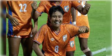 Read more about - SAAF Women Championship | ৭ বছর পর SAFF-এ সেরা ভারত, বাংলাদেশকে হারিয়ে ফুটবলে চ্যাম্পিয়ন ব্লু টাইগ্রেসরা