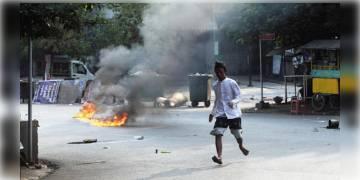 Read more about - চিনা কারখানায় অগ্নিকান্ড! গুলি মায়ানমার সেনার, মৃত অন্তত ৩৯ জন