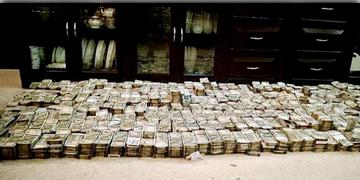 Read more about - CBI | পাঞ্জাবে IPS-অফিসারের বাড়ি তল্লাশি CBI দপ্তরের, মিললো নগদ ৫ কোটি টাকা-দেড় কেজি সোনা-আগ্নেয়াস্ত্রও!