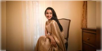 Read more about - ঐতিহ্যপূর্ণ শাড়িকে উৎসর্গীকৃত ঐশ্বর্যা রাই সরকারের শ্রদ্ধাঞ্জলি: শাড়ির প্রতি উৎসর্গীকৃত এক বিশেষ ভাবনা।