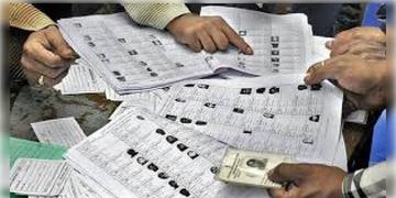 Read more about - Voter List | ডিলিটেড হয়েছে প্রায় ২৭ লক্ষ ভোটারের নাম, সোমবার রাতেই ভোটার তালিকা ফ্রিজ় করতে চলেছে কমিশন!