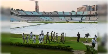 Read more about - India-South Africa Test | শুক্রবার ইডেনে হাইভোল্টেজ ম্যাচ, কড়া নিরাপত্তা মহানগরে, যান নিয়ন্ত্রণ একাধিক রাস্তায়