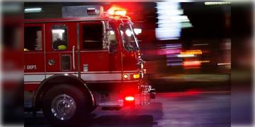 Read more about - Sealdah Fire | শনিবার বিকেলে হঠাৎ শিয়ালদা স্টেশনের কাছে আগুন! ঘটনাস্থলে দমকলের ৩টি ইঞ্জিন