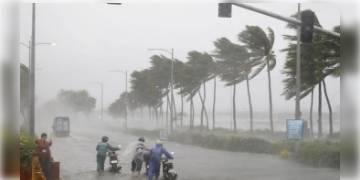 Read more about - দক্ষিণভারতে ধেয়ে আসছে এ  বছরের প্রথম ঘূর্ণিঝড় "তাউকতাই", খবর সূত্র- মৌসম ভবন