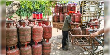 Read more about - LPG | যুদ্ধ থামতেই এলপিজি সরবরাহের উপরে নিষেধাজ্ঞা প্রত্যাহার করার সিদ্ধান্ত কেন্দ্রীয় সরকার!