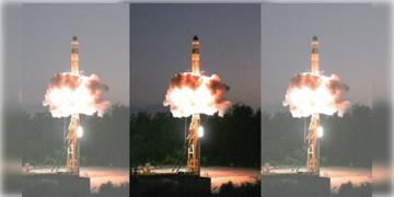 Read more about - Advanced Agni | আধুনিক ক্ষেপণাস্ত্রের সফল পরীক্ষা DRDO-র, একসঙ্গে একাধিক পরমাণু বোমা ছুড়বে অগ্নি-৫!