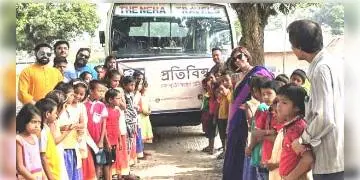 Read more about - জলপাইগুড়ি প্রতিবিম্বর মানবিক উদ্যোগ, চা-বাগানের শ্রমিকদের জন্য কম্বল বিতরণ।  