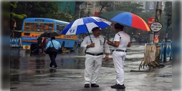 Read more about - Weather Update | সাগরে নিম্নচাপ, রবিতে শহর কলকাতায় বজ্রবিদ্যুৎ-সহ হালকা ঝড়বৃষ্টির সম্ভাবনা