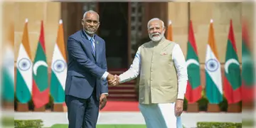 Read more about - India-Maldives | মলদ্বীপকে  ৬৩০০ কোটি টাকার সাহায্য করলো ভারত, সঙ্গে ৪০০ মিলিয়ন ডলার মূল্যের দ্বিপাক্ষিক মুদ্রা বিনিময়েরও সিদ্ধান্ত