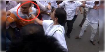 Read more about - Mamata Banerjee | মেজাজ হারিয়ে দলেরই কর্মীকে সপাটে চড় তৃণমূলনেত্রী মমতার!