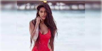 Read more about - গোয়ায় সরকারি জায়গায়  'পর্ন' ভিডিয়ো শ্যুট করার অভিযোগে গ্রেফতার করা হল অভিনেত্রী পুনাম পান্ডেকে ! 