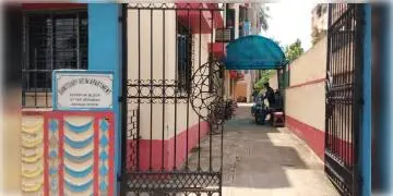 Read more about - হাওড়ায় রেল কর্মীর ফ্ল্যাট লক্ষ্য করে পর পর গুলি,ঘটনাস্থলে পৌঁছল পুলিশ