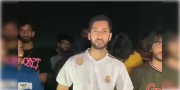 Read more about - Kashmiri Students | পড়ুয়াদের 'জঙ্গি' কটাক্ষ! ধারালো অস্ত্র নিয়ে হুমকি! পহেলগাঁও জঙ্গি হামলার পর রোষে আক্রান্ত কাশ্মীরিরা!