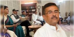 Read more about - TMC Meeting | কেন্দ্রীয় মন্ত্রীর বাসভবনে গোপন বৈঠক তৃণমূলের বিক্ষুদ্ধ সাংসদদের, উপস্থিত শুভেন্দু অধিকারীও!