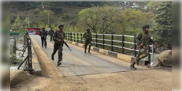 Read more about - Kulgam | ফের কাশ্মীরে গুলির শব্দ! পহেলগামের থেকে ৬০ কিলোমিটার দূরে কুলগাঁওতে শুরু সেনা-জঙ্গির লড়াই?