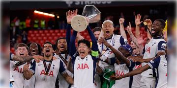 Read more about - Europa League | ১৭ বছরের ক্ষরা কাটালো টটেনহ্যাম হটস্পার! ম্যাঞ্চেস্টারকে হারিয়ে ইউরোপা কাপ জিতলো টটেনহ্যাম!