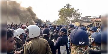 Read more about - Beldanga Pell-mell | সাংবাদিকদের কাঠগড়ায় তুলে সাবধানবাণী শোনালেন মুর্শিদাবাদের পুলিশ সুপার!